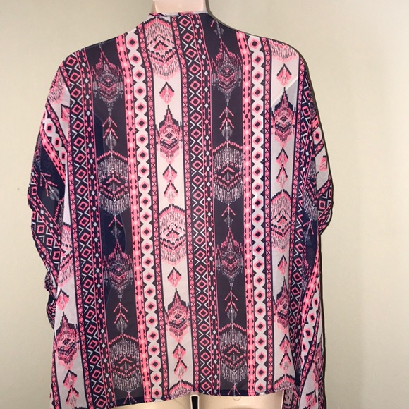 NWOT Bella D. Beautiful tribal boho short kimono - Picture 5 of 7